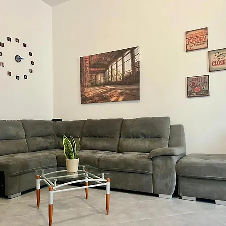 بيت للعطل Gens Fulvia *