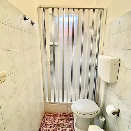 Renthouse Civico 5 *